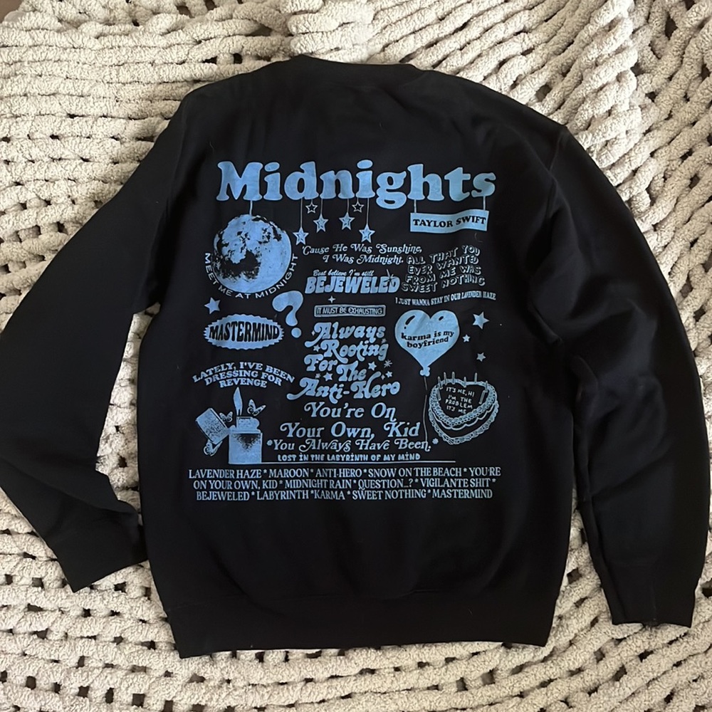 ✨ T-Swift Crewneck ✨